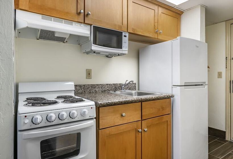 غرفة ديلوكس مطلّة علي البحر, Tropical Winds Resort