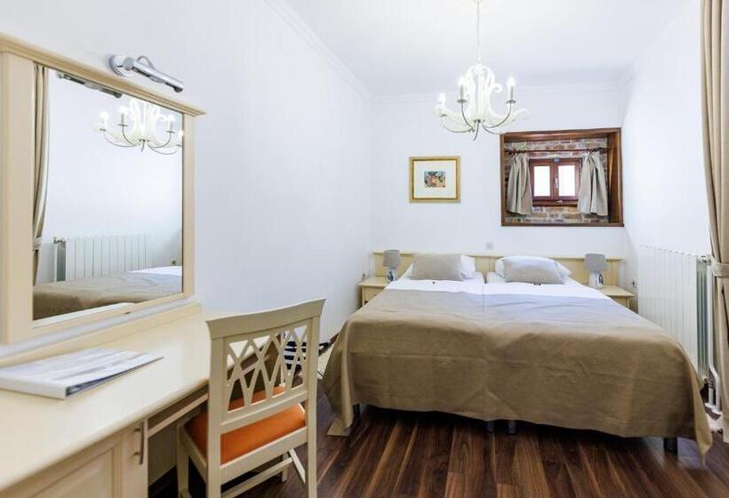 이코노미 룸, Boutique Hotel Kaštel