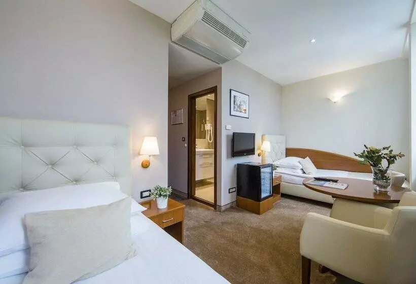 Comfort-huone, Central