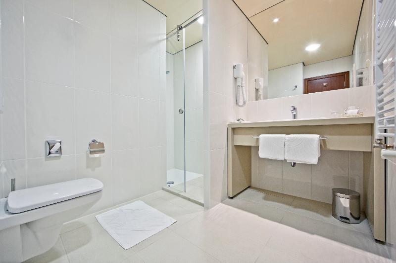 غرفة سوبيريور, Central