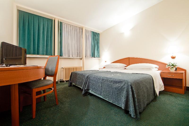 غرفة قياسية, Central