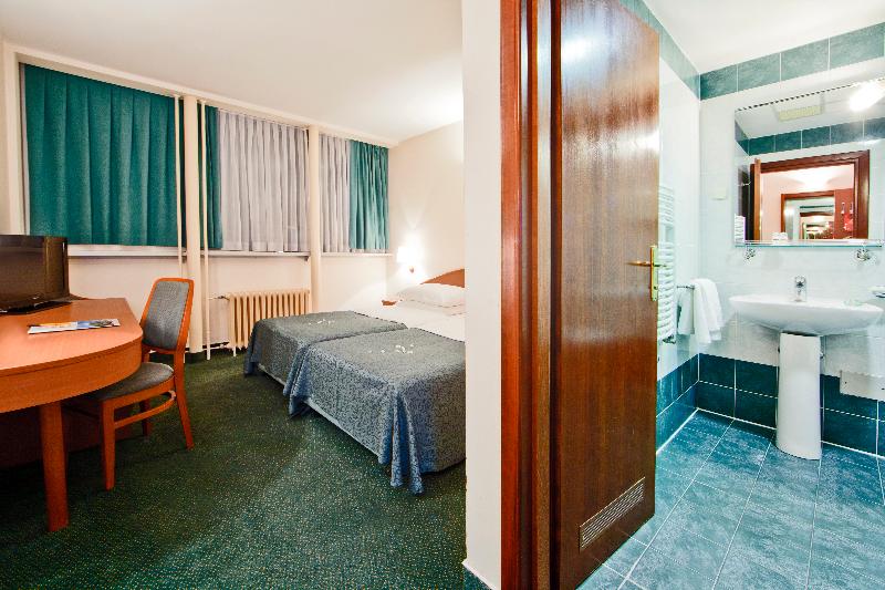 غرفة قياسية, Central