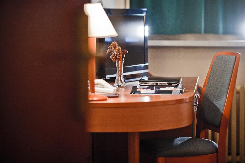 غرفة قياسية, Central