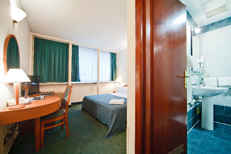 غرفة قياسية, Central