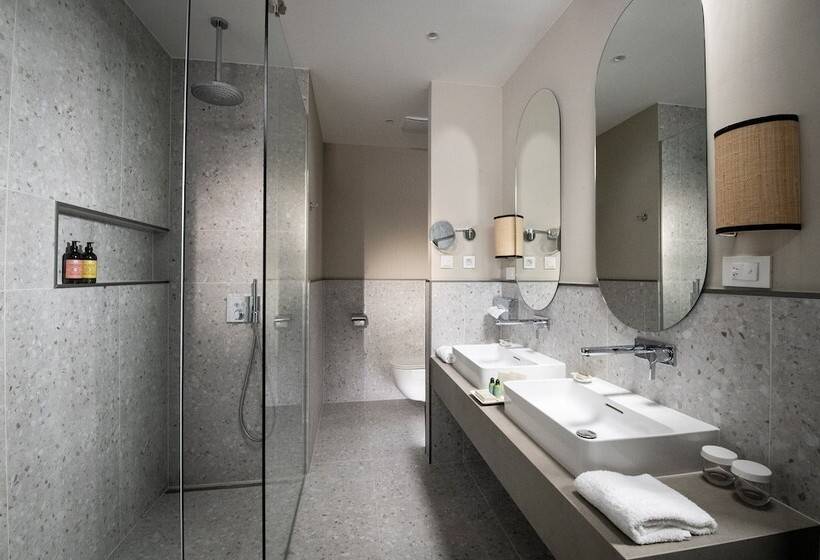 مجموعه ویستا شهر, City Hotel Ljubljana