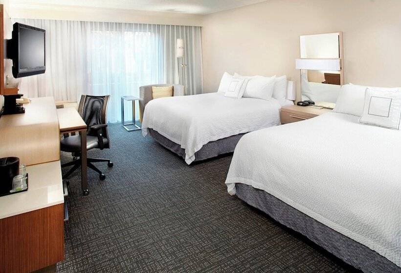 غرفه قياسيه سريرين مزدوجين, Courtyard By Marriott Lansing