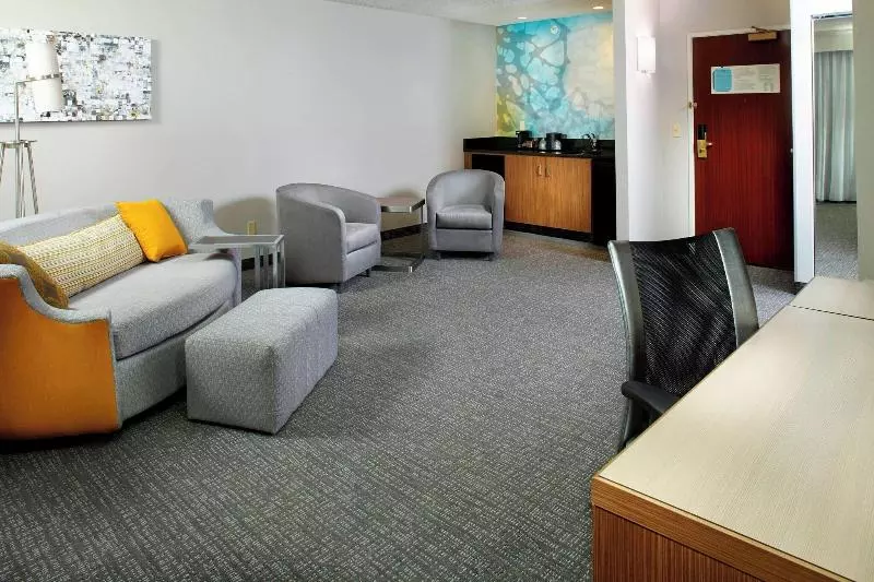 キングサイズベッドのスイートルーム, Courtyard By Marriott Lansing