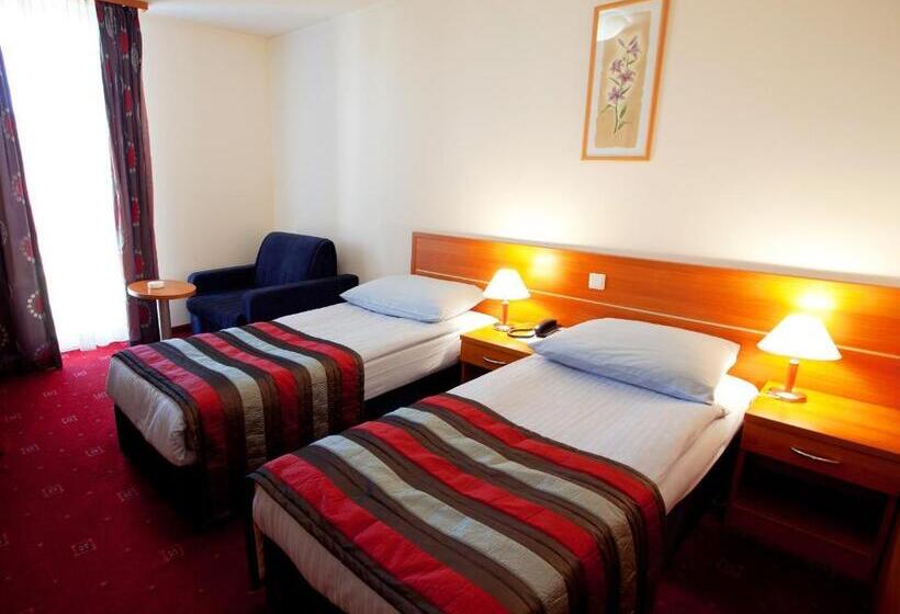 اتاق استاندارد, Creina
