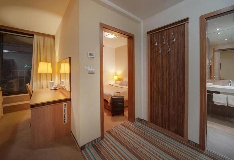 سوئیت با بالکن, Kras