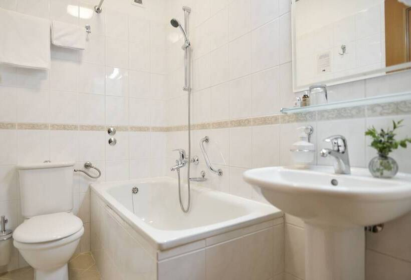 غرفة قياسية فردية, Lovran