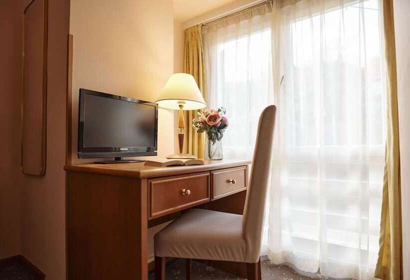 غرفة قياسية فردية, Lovran