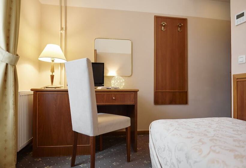 غرفة قياسية فردية, Lovran