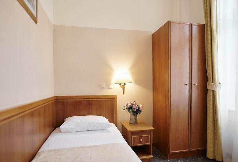 غرفة قياسية فردية, Lovran