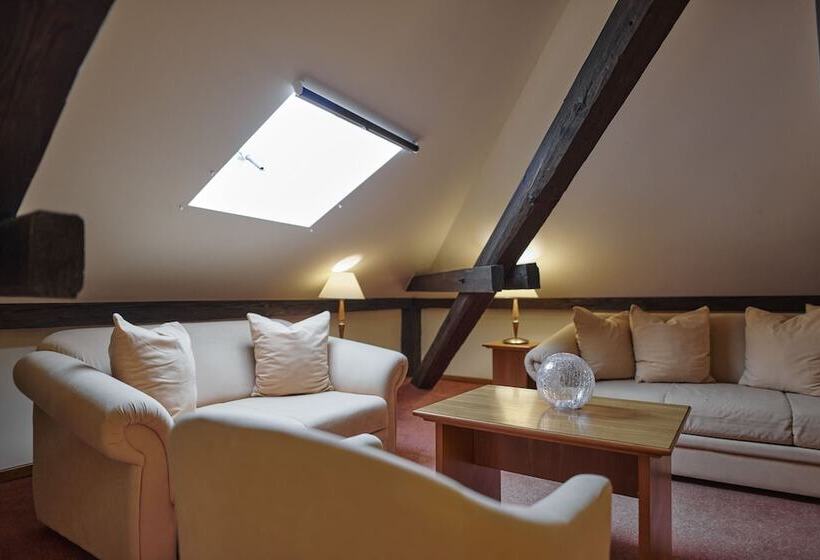 غرفة عائلية, Lovran