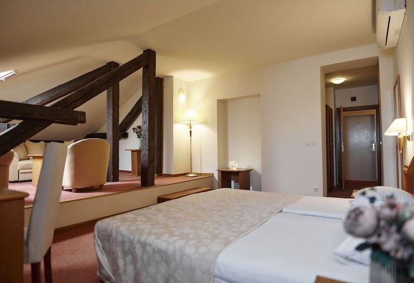 غرفة عائلية, Lovran