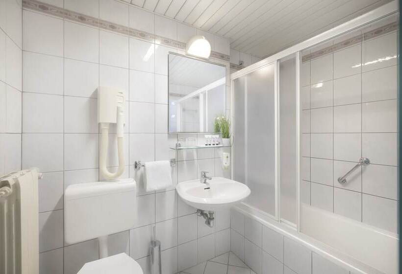 غرفة بريميوم مطلّة علي البحر, Maistra Select Pineta