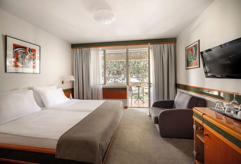 غرفة سوبيريور مطلّة علي الحديقة, Maistra Select Pineta