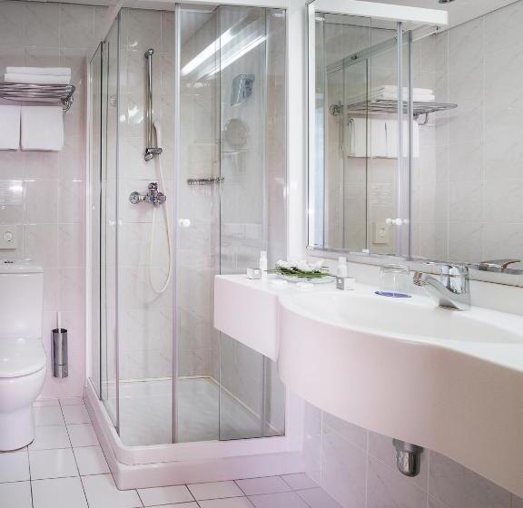 اتاق استاندارد, Paka