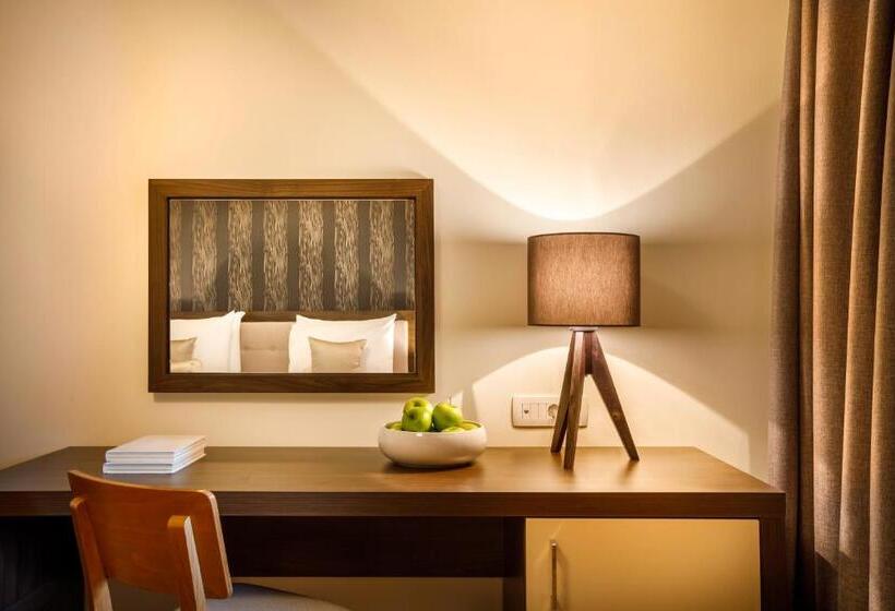 اتاق استاندارد با بالکن, Remisens Bel Moretto   Hotel Metropol Annexe