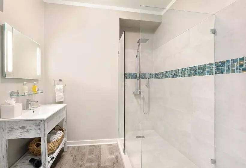 اتاق کلاسیک با چشم‌انداز دریا, Sea Breeze Beach House All Inclusive By Ocean Hotels