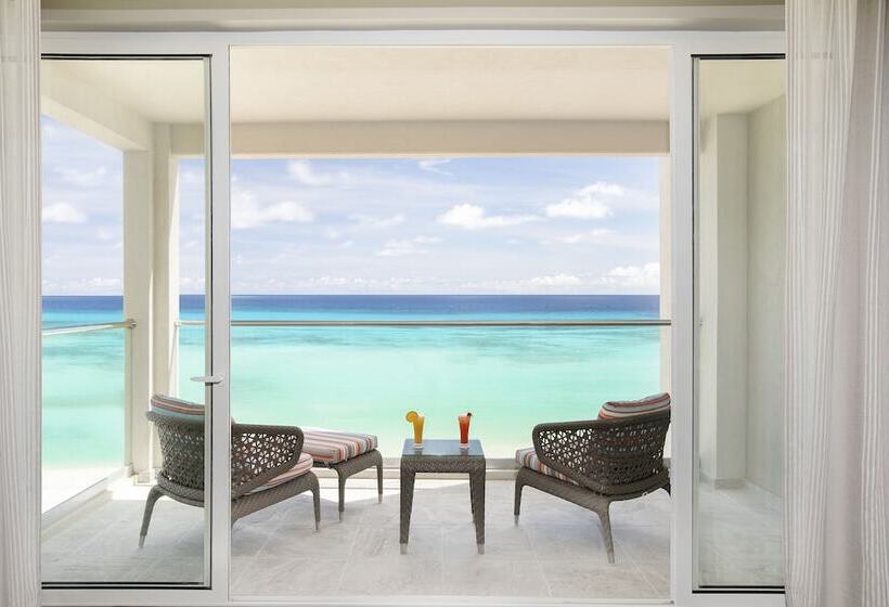 سوییت جونیور لوکس با چشم‌انداز دریا, Sea Breeze Beach House All Inclusive By Ocean Hotels