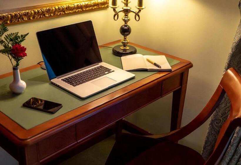 اتاق لوکس, Swiss Diamond Hotel Prishtina