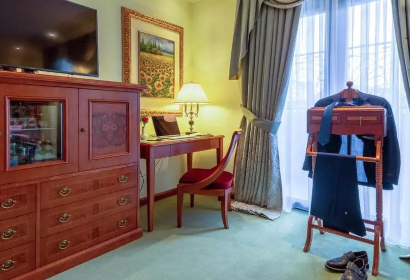 Deluxe Room, Swiss Diamond Hotel Prishtina