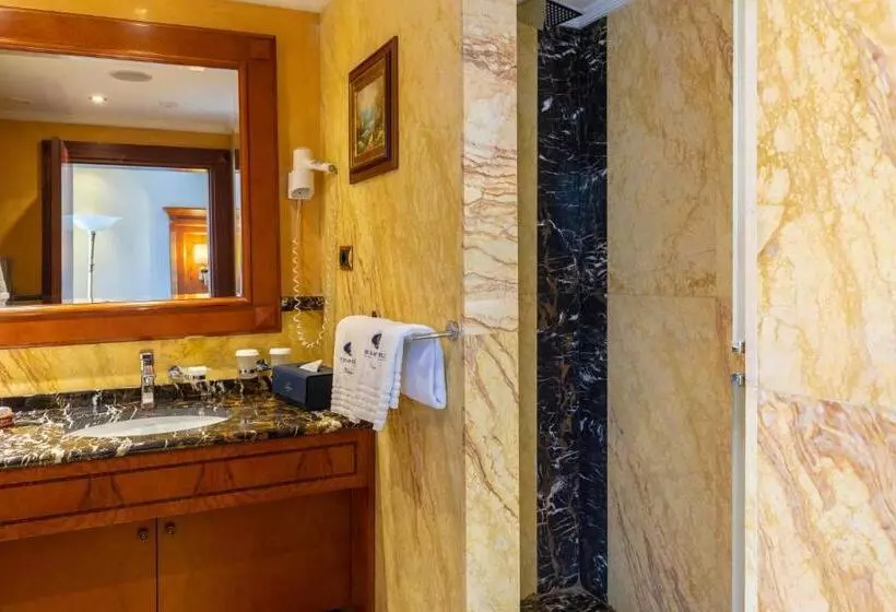 Junior Suite, Swiss Diamond Hotel Prishtina