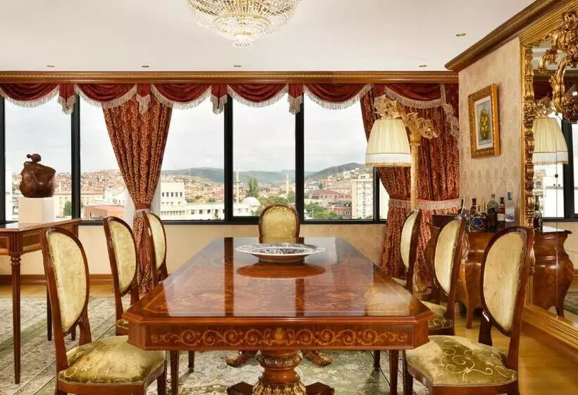 Presidential Suite, Swiss Diamond Hotel Prishtina