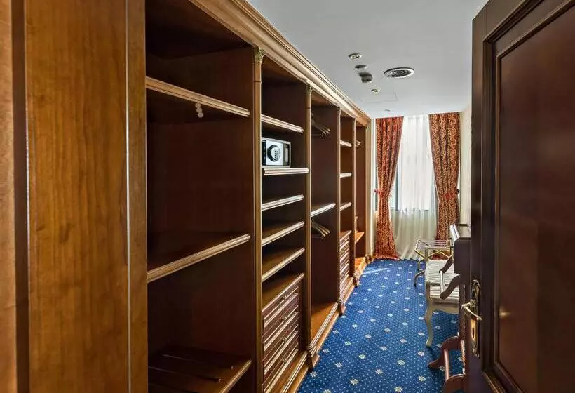 Presidential Suite, Swiss Diamond Hotel Prishtina