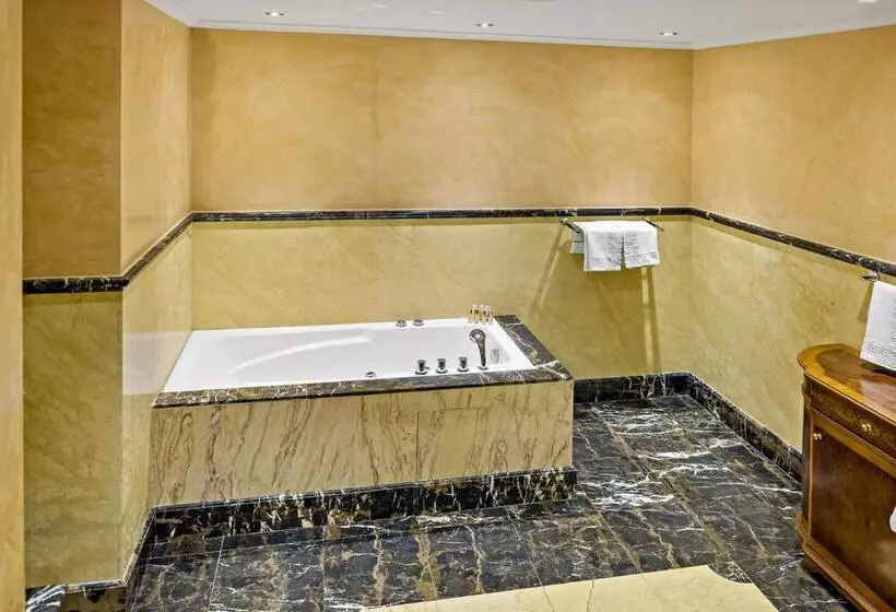Executive Suite, Swiss Diamond Hotel Prishtina