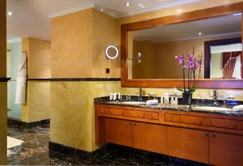 Executive Suite, Swiss Diamond Hotel Prishtina