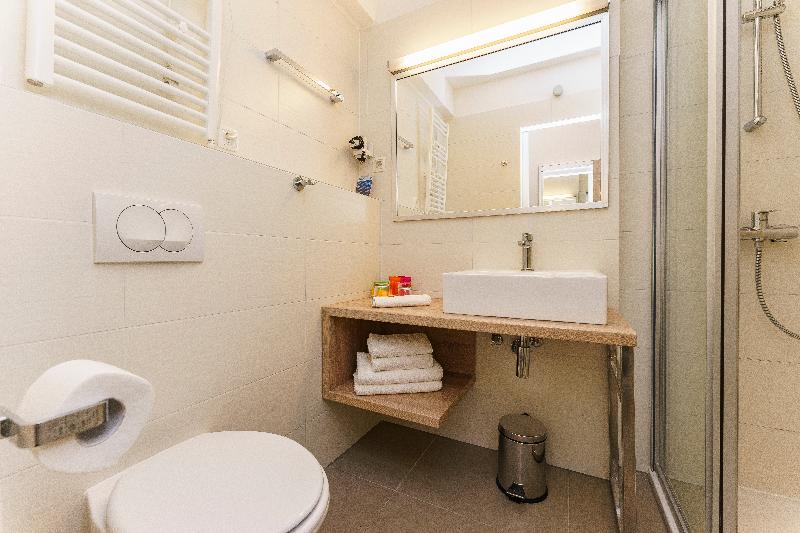 غرفة قياسية سرير كينج, The Condado Plaza