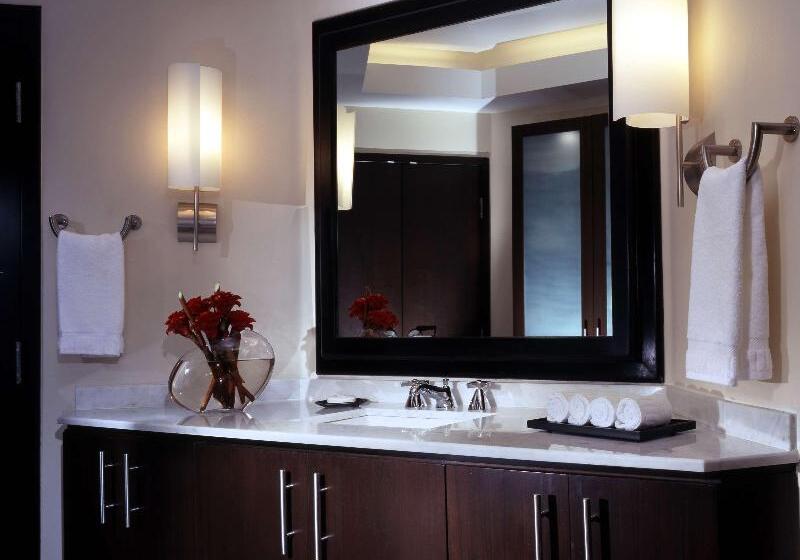 غرفة قياسية سرير كينج, The Condado Plaza