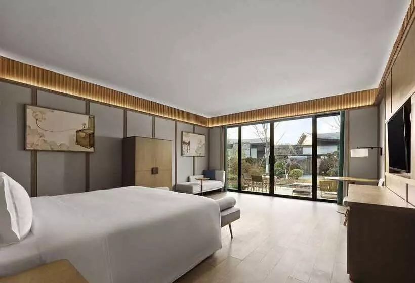 Standard Room King Size Bed