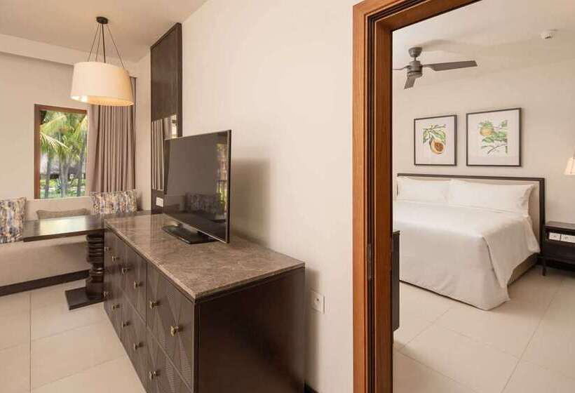 جناح سرير كينج, The Condado Plaza