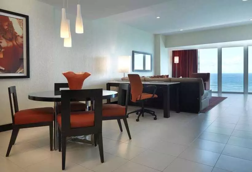 اتاق لوکس, The Condado Plaza Hilton