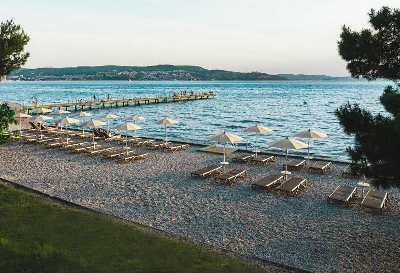 اتاق خانوادگی, Villa Balcony Or Terrace   Hotel & Resort Adria Ankaran