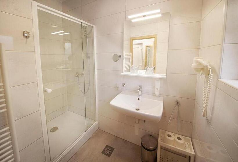 اتاق استاندارد, Villa Balcony Or Terrace   Hotel & Resort Adria Ankaran