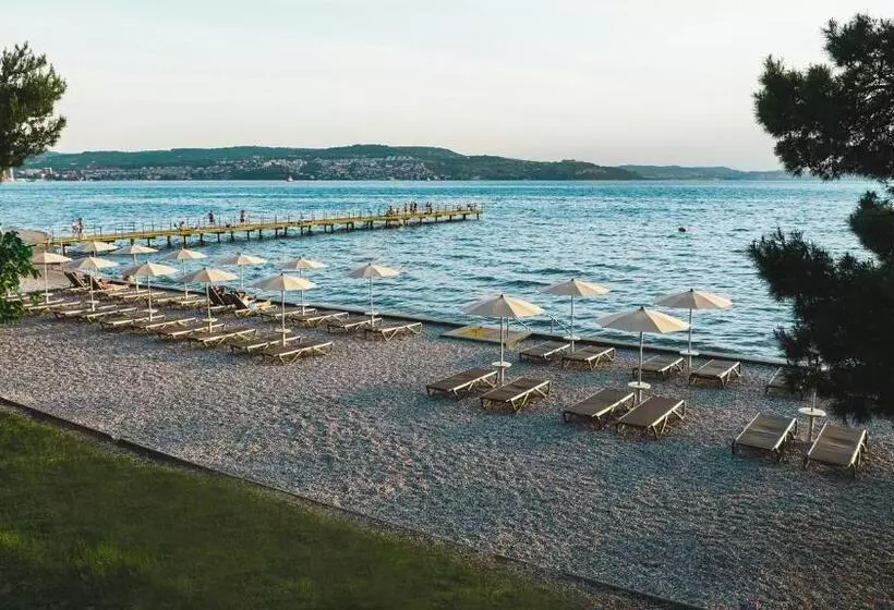 اتاق استاندارد با بالکن, Villa Balcony Or Terrace   Hotel & Resort Adria Ankaran
