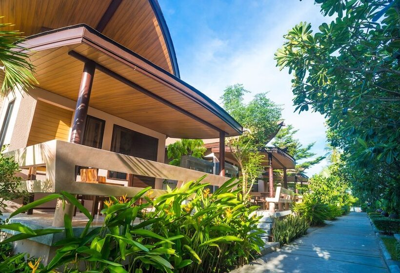 高级大房间, Weekender Resort