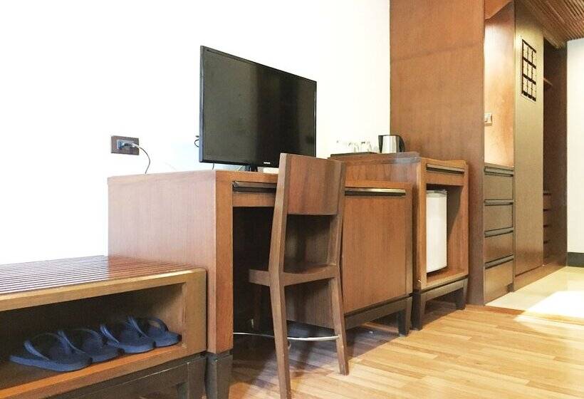 高级大房间, Weekender Resort