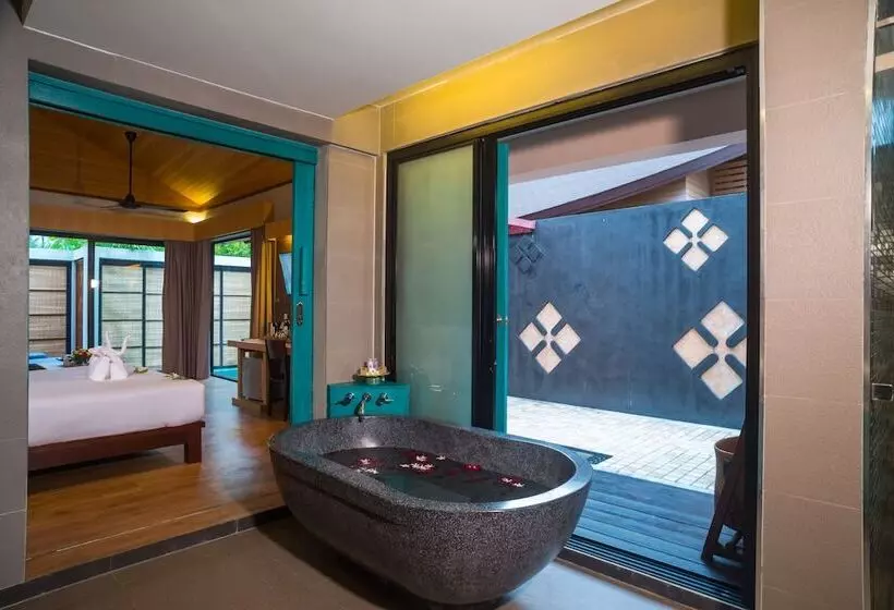 ویلای یک اتاق خوابه با استخر شنا, Weekender Resort