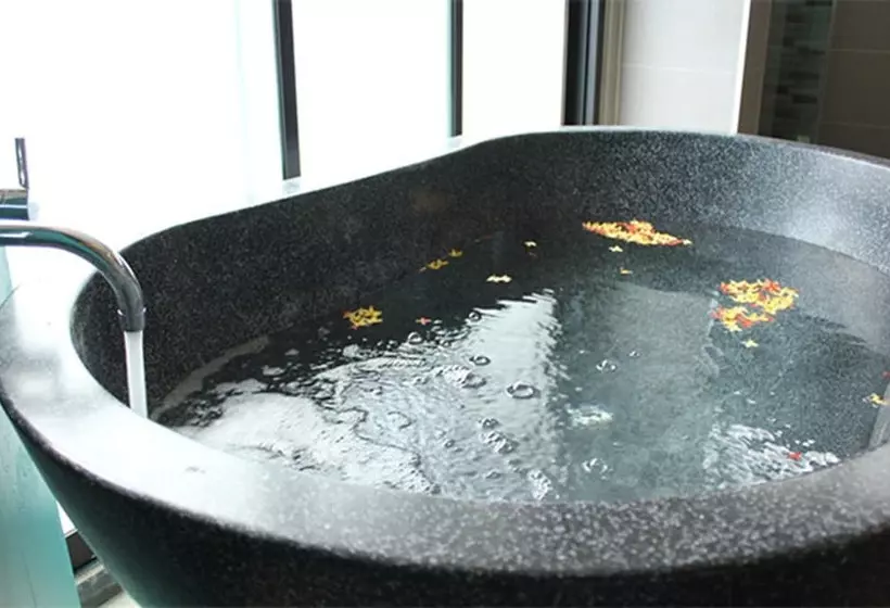 ویلای یک اتاق خوابه با استخر شنا, Weekender Resort