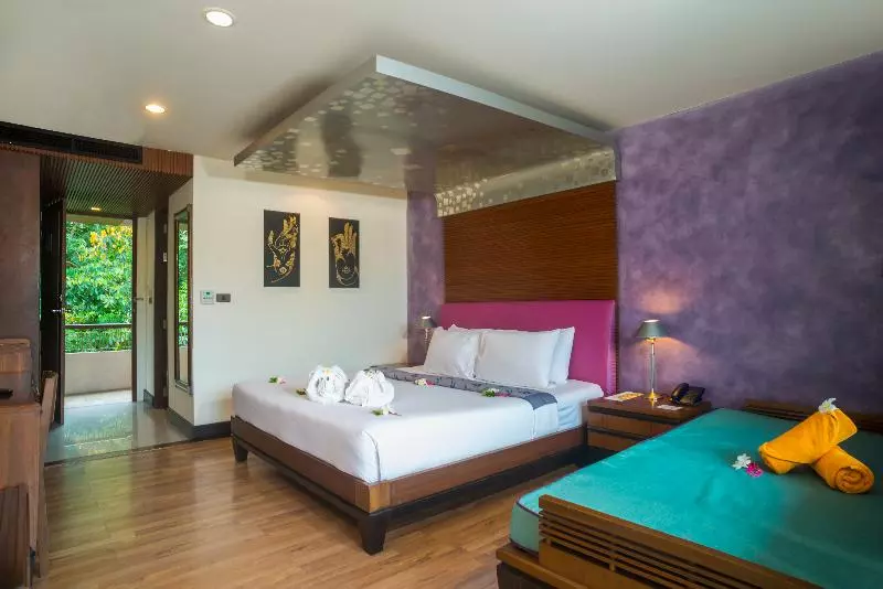 اتاق سوپریور, Weekender Resort