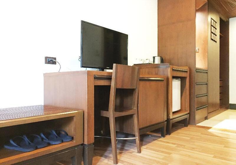 高级大房间, Weekender Resort