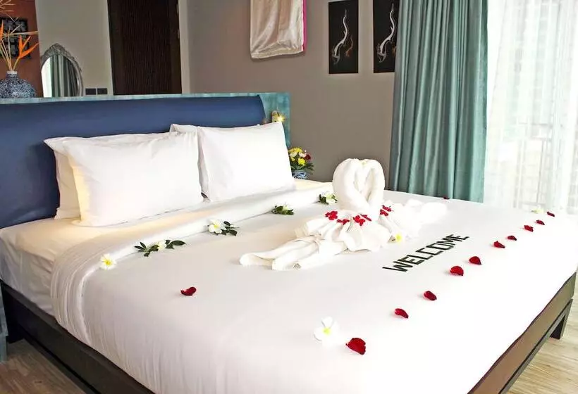 سوییت, Weekender Resort