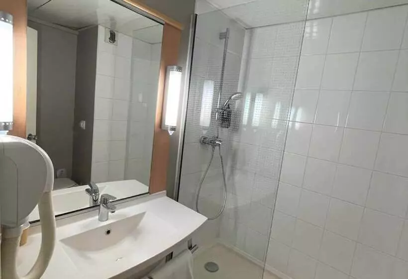 اتاق استاندارد چهار تخته, B&b Hotel Orly Rungis Aéroport 3 étoiles