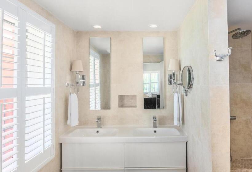 اتاق لوکس با تخت بزرگ, Cambridge Beaches Resort And Spa