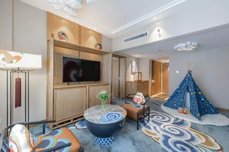 キングサイズベッドのスイートルーム, Crowne Plaza Shanghai, An Ihg